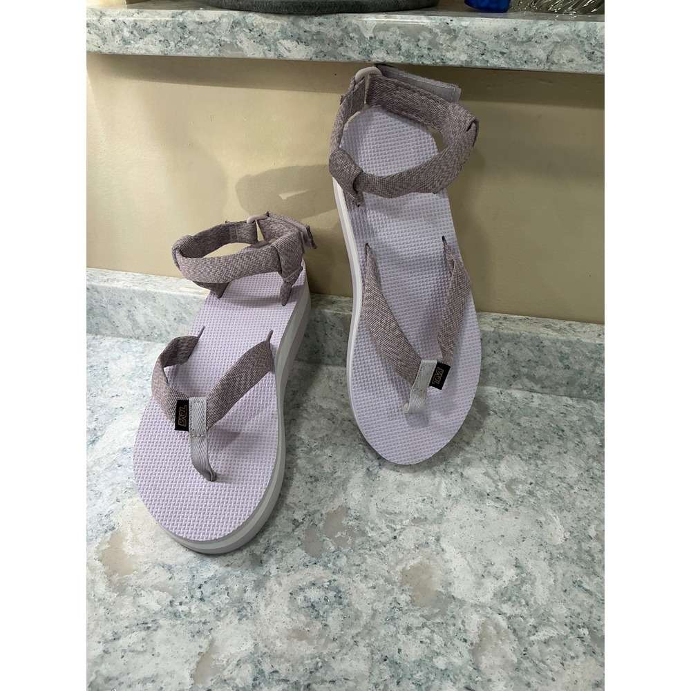 Teva Sandals Flatform Universal 9 Lavender Purple Platform Thong Ankle Strap